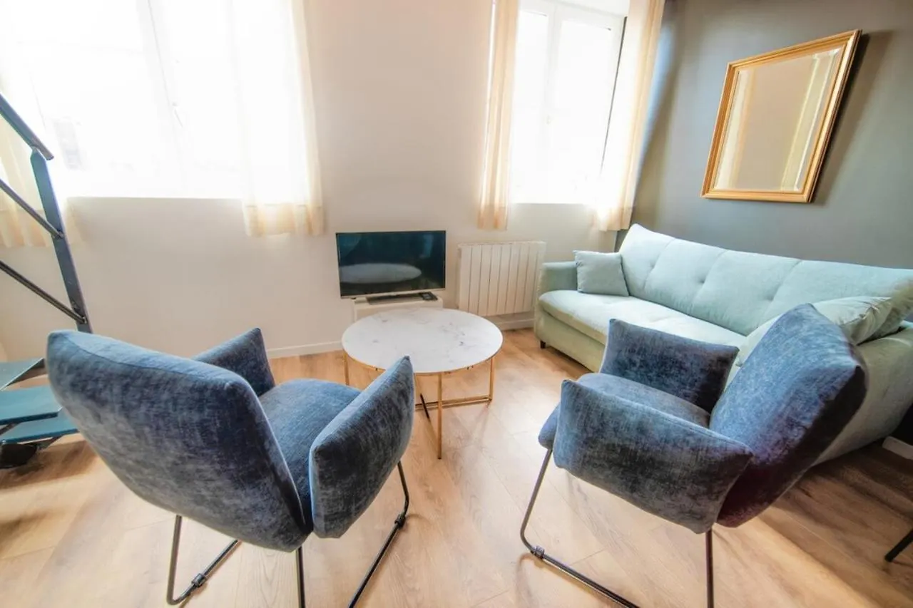 The Little Dumont - 2-Person Apartment - Croix-Rousse Lyon 0*,  France